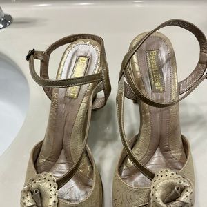 BeautiFeel dress shoe. Size 39 (8-1/2). Worn twice.. extremely comfortable